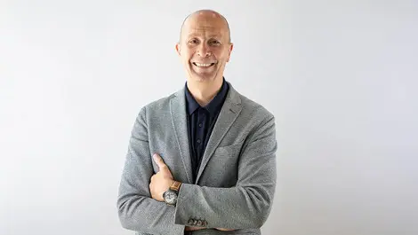 Ps   ian tickle   headshot